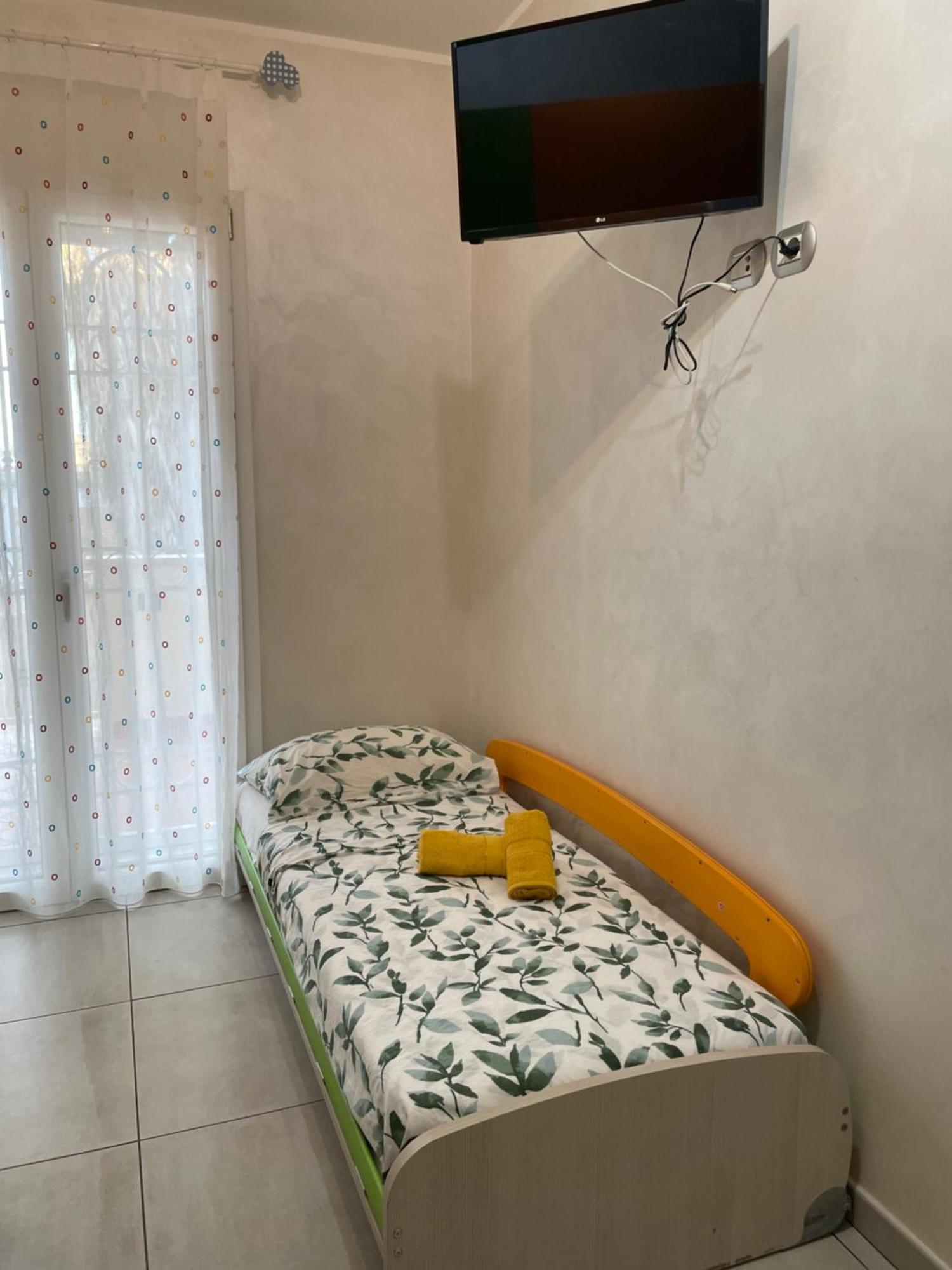 Home With Parking Near The Airport And Beach Fiumicino Eksteriør bilde